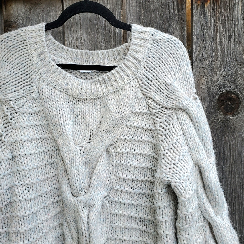 Cozy Chunky Cable Knit Sweater - Light Heather Gray